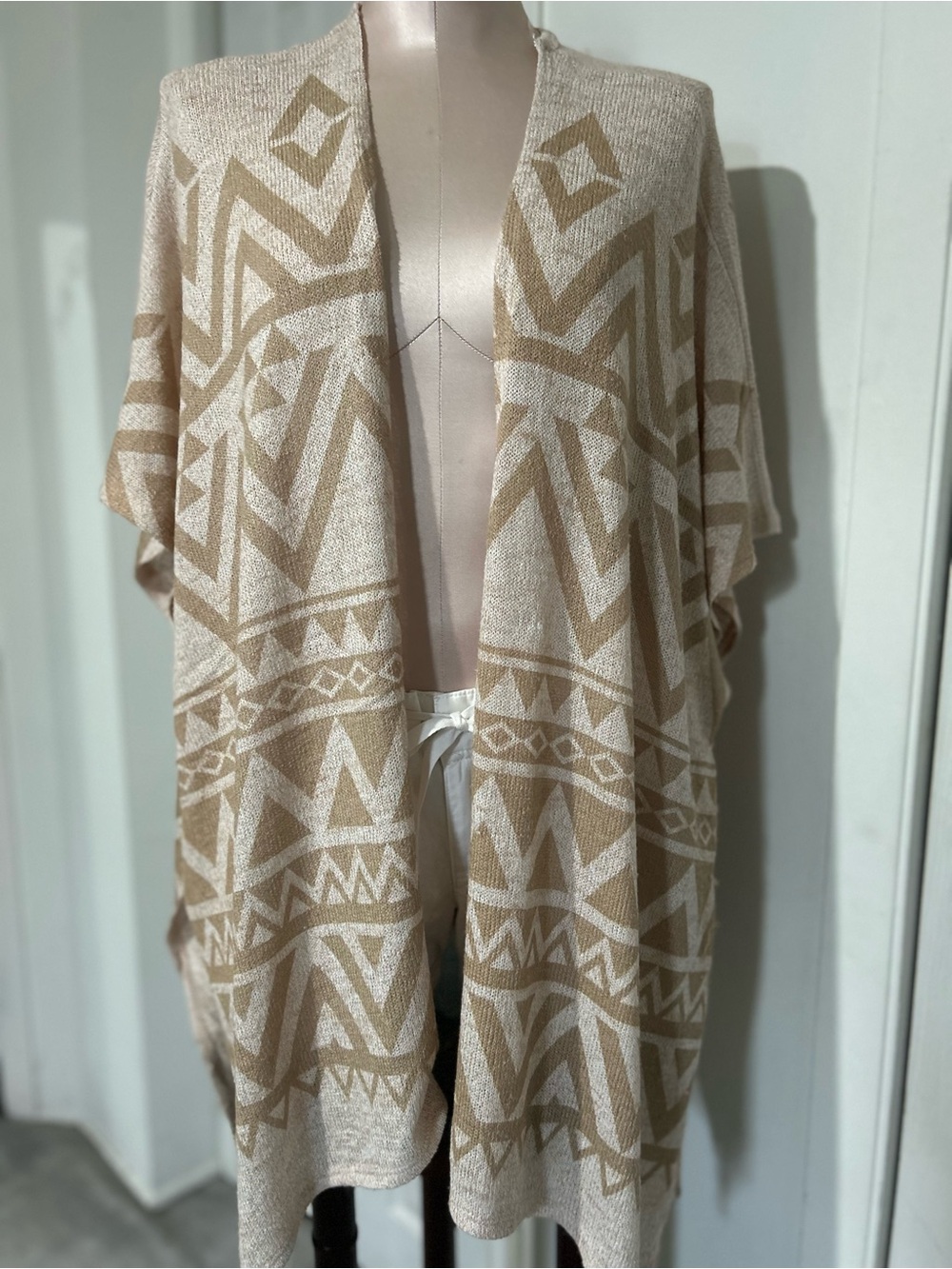 Charming Charlie Neutral Aztec Open-Front Knit Cardigan size L